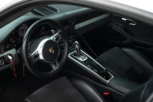 Porsche 911 GT3 - Image 2