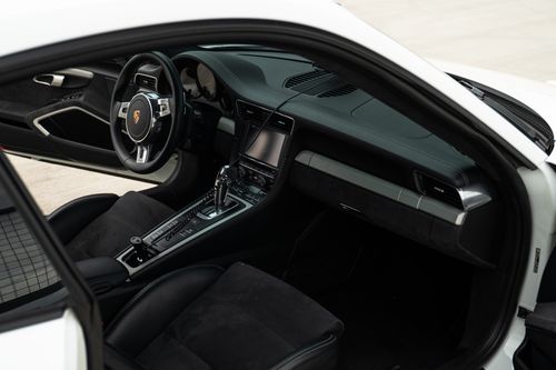 Porsche 911 GT3 - Image 6