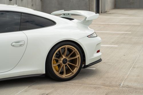 Porsche 911 GT3 - Image 32