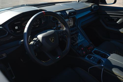 Lamborghini Urus S - Image 2