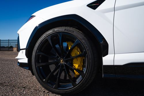 Lamborghini Urus S - Image 9