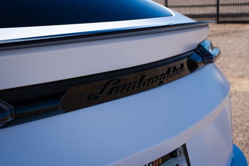 Lamborghini Urus S - Image 10