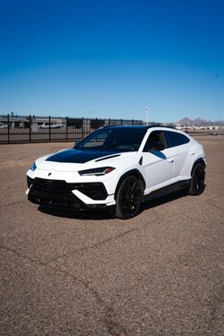 Lamborghini Urus S - Image 14