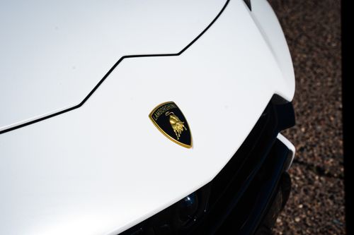 Lamborghini Urus S - Image 18